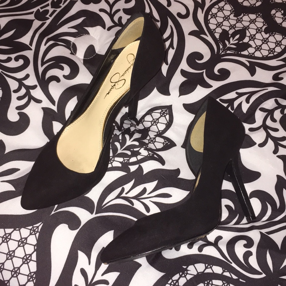 Jessica Simpson black heels!!